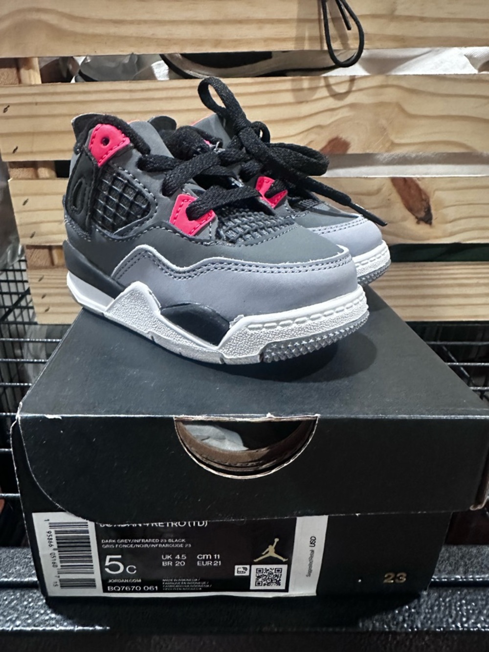 Jordan Toddler Grey and Pink Retro Sneakers